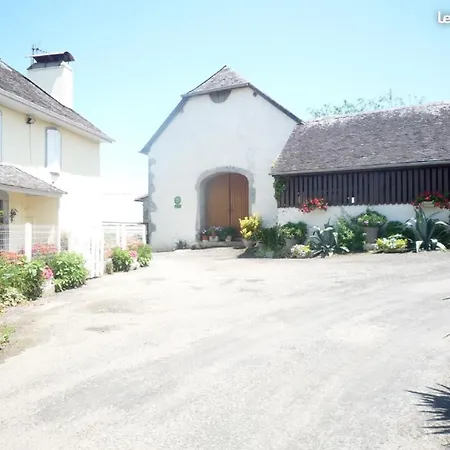 Au Pied De La Montagne Avec Tous Commerces * Arette