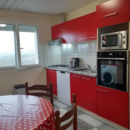 Au Pied De La Montagne Avec Tous Commerces * Arette