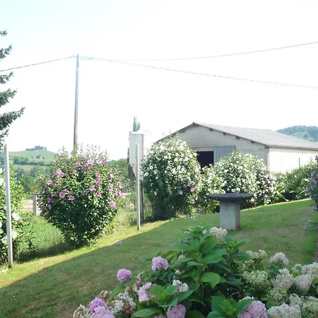Au Pied De La Montagne Avec Tous Commerces Appartement *