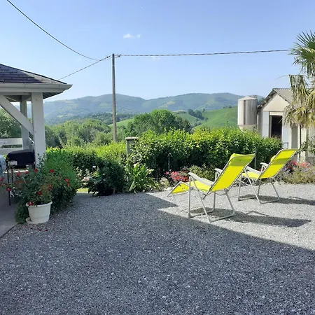 Au Pied De La Montagne Avec Tous Commerces Appartement *